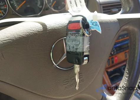 2000 Mercedes-Benz Sl 500 z USA, uszkodzony, nr VIN WDBFA68F8YF192388